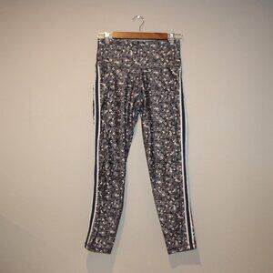 Aerie Move Grey/White Print Leggings With Muted/Navy Blue Stripe Along Sides